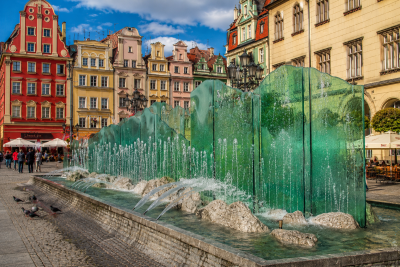 Fontanna na Rynku Wrocław – gdzie jest, kiedy działa i jaka jest jej historia